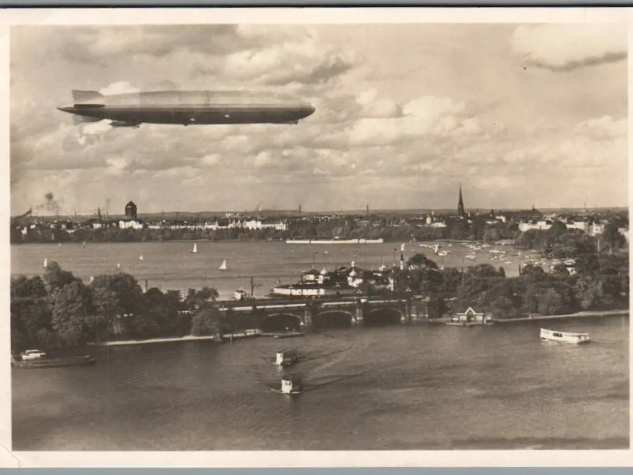 Billede 1 - Graf Zeppelin over Hamburg - Brugt
