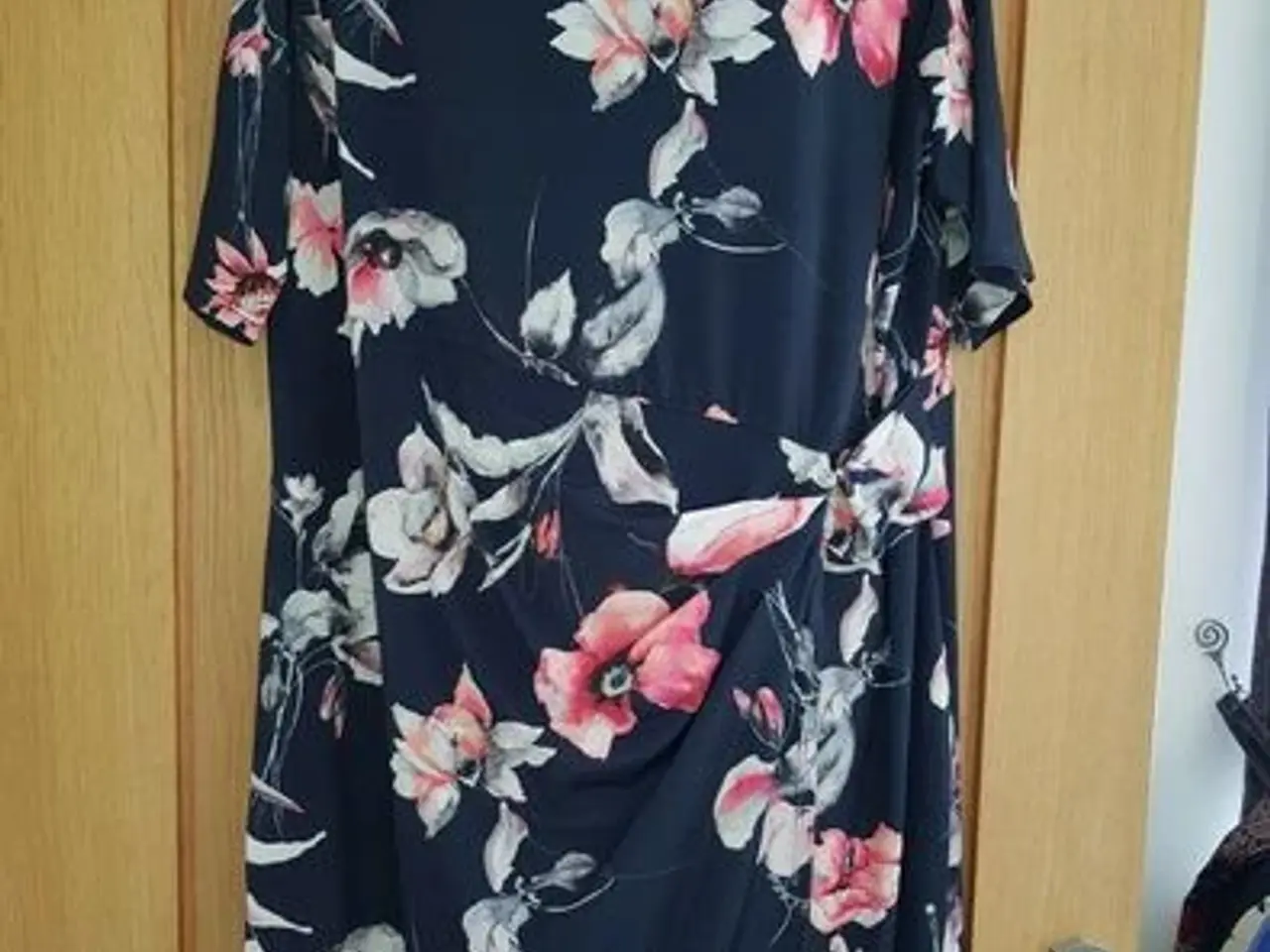 Billede 2 - kjole fra "Just Elegance" str. 46