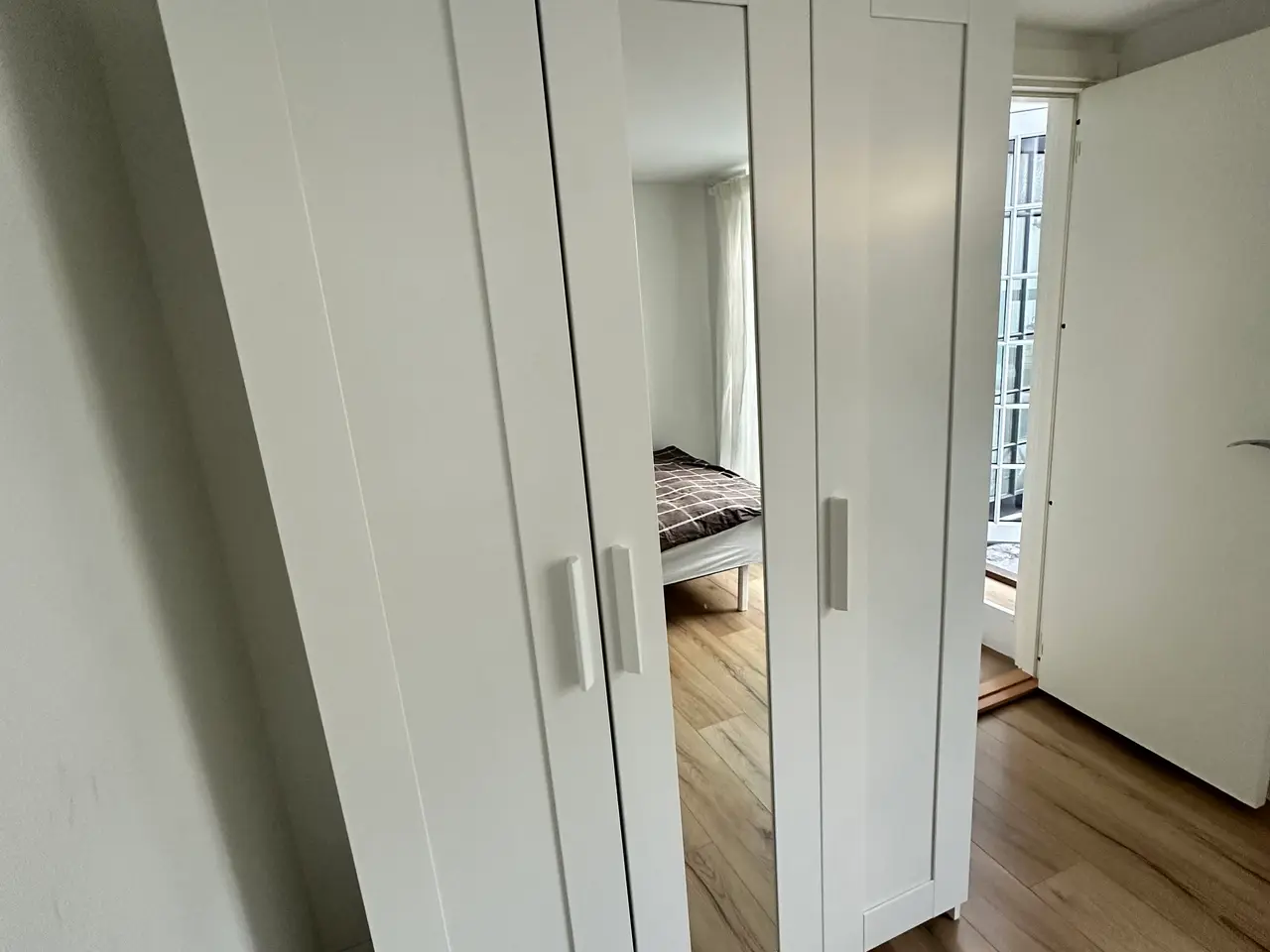 Billede 1 - IKEA BRIMNES garderobeskab – hvid – 117x50x190 cm