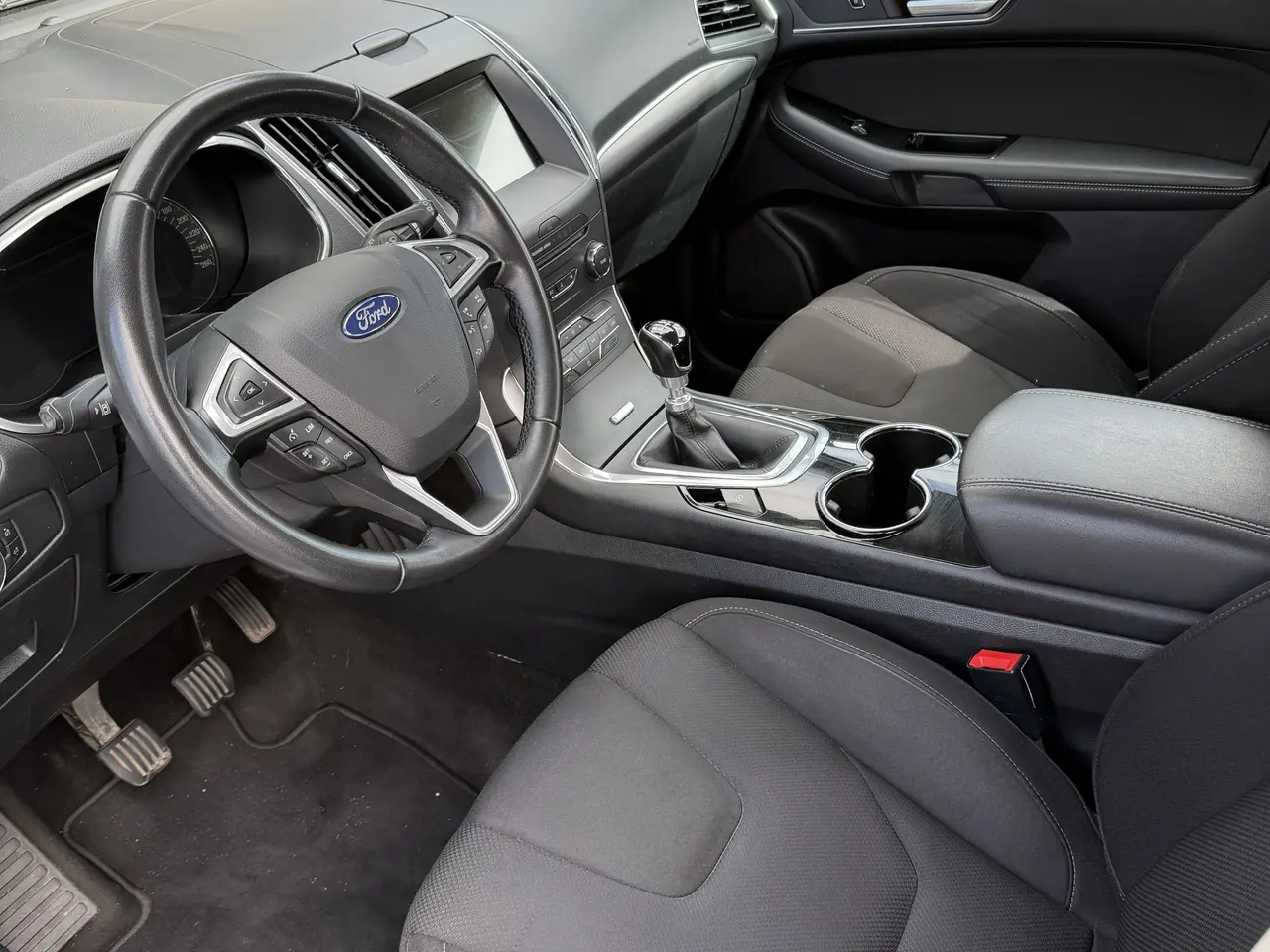 Billede 5 - Ford S-Max, Benzin, 7pers Familiebil i god stand