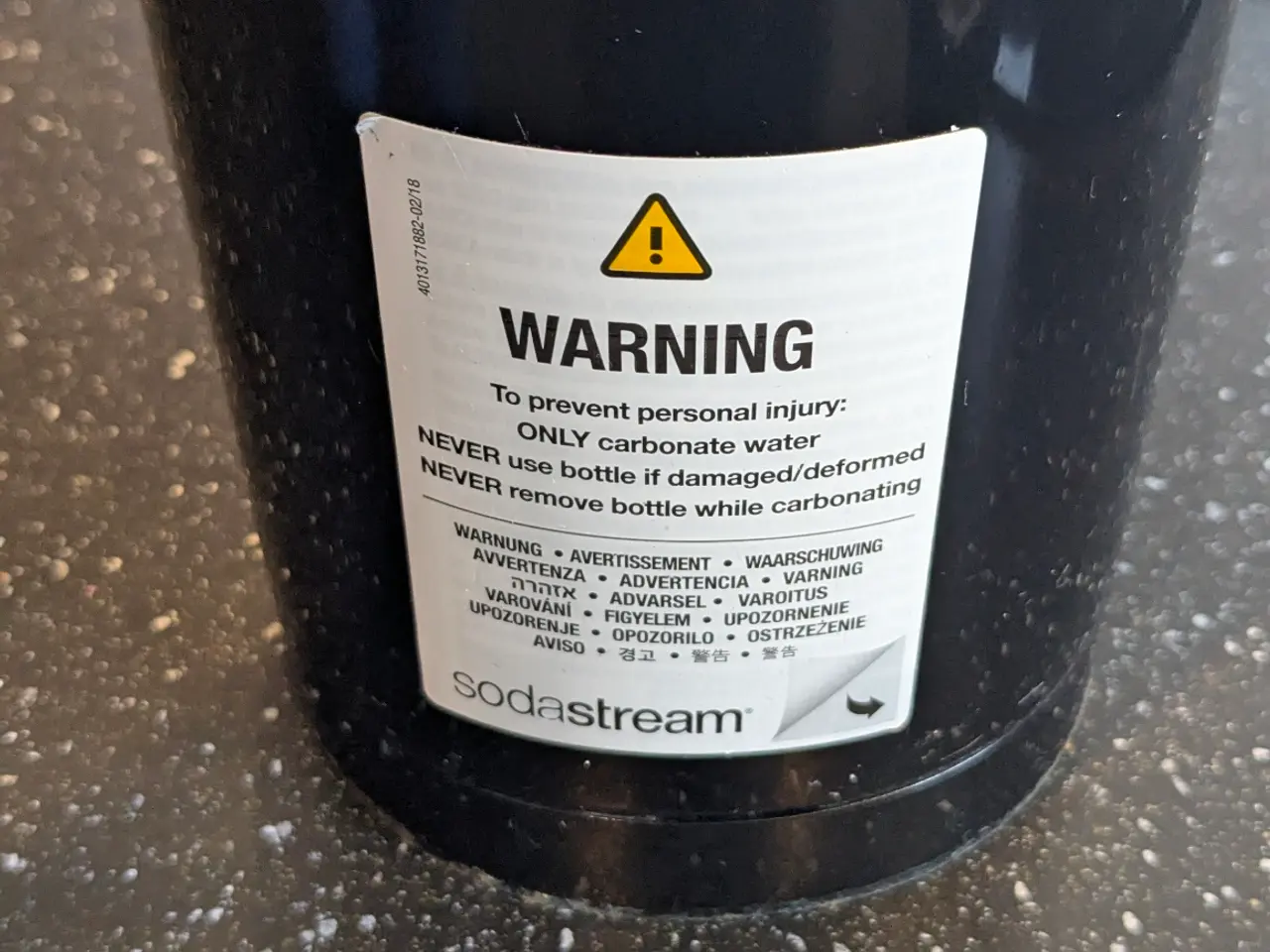 Billede 2 - SodaStream med 4 CO₂-cylindre og 5 flasker
