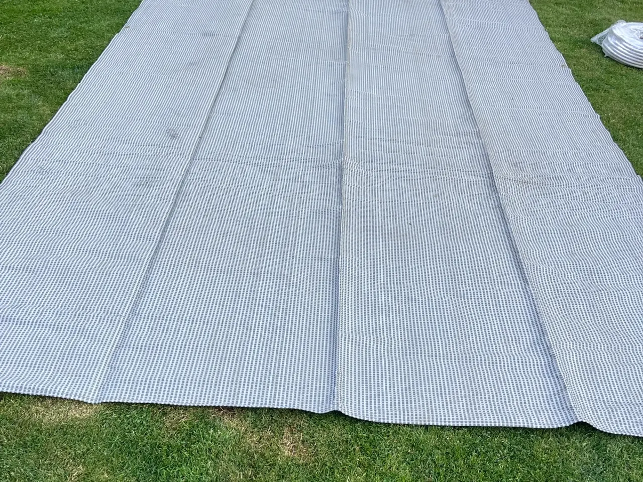 Billede 1 - Fortelttæppe 2,5x5 meter