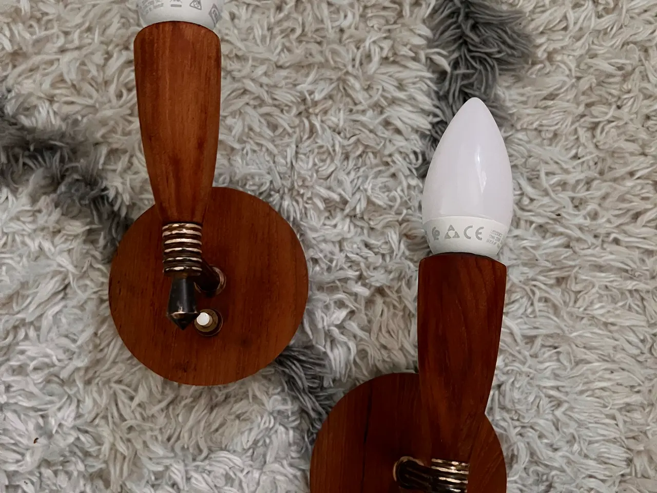 Billede 1 - 2 smukke teak væglamper i dansk retrodesign