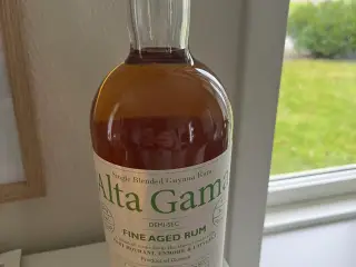 Alta Gama Demi-Sec Guyana Rom