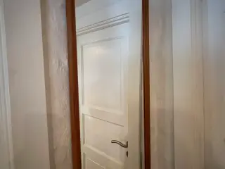 Fyrretræsspejl i smukt retrolook – 110x45 cm