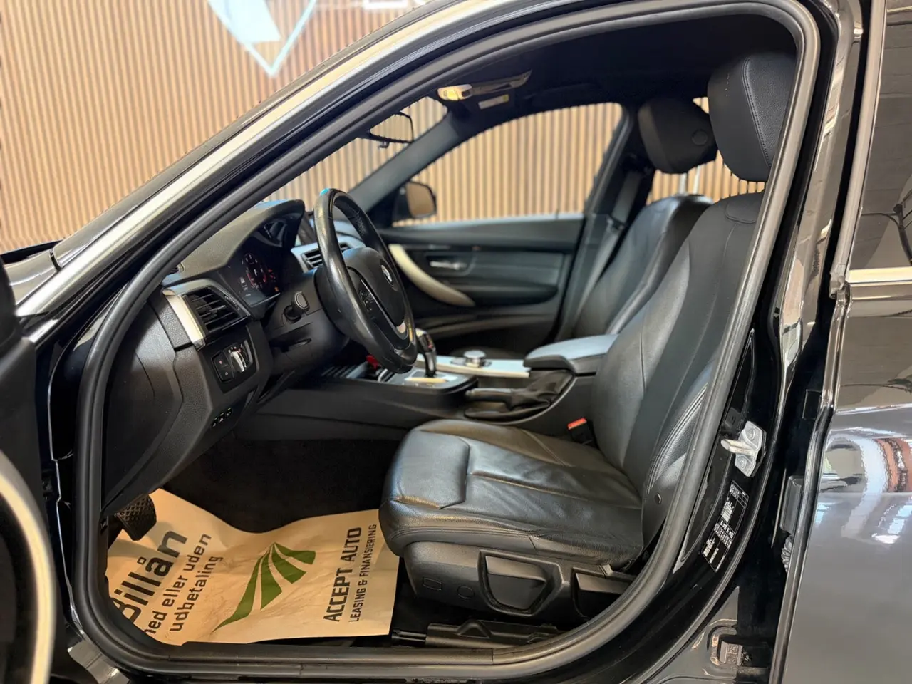 Billede 2 - BMW 320d 2,0 Touring Luxury Line aut. ED