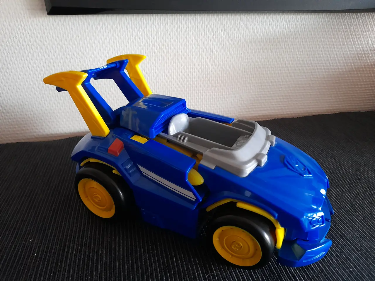 Billede 3 - Paw Patrol  transformer køretøj med våben ( pile).