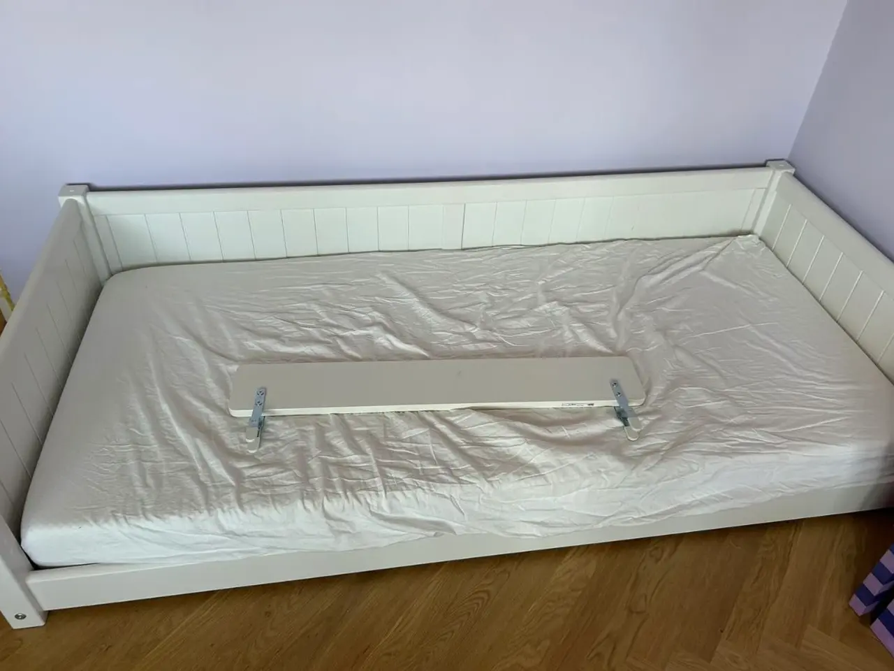 Billede 2 - Hvid seng inkl madras 