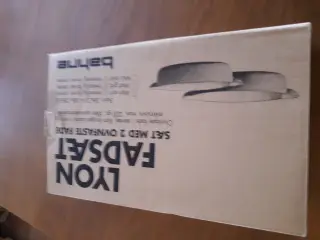2 Stentøjsfade