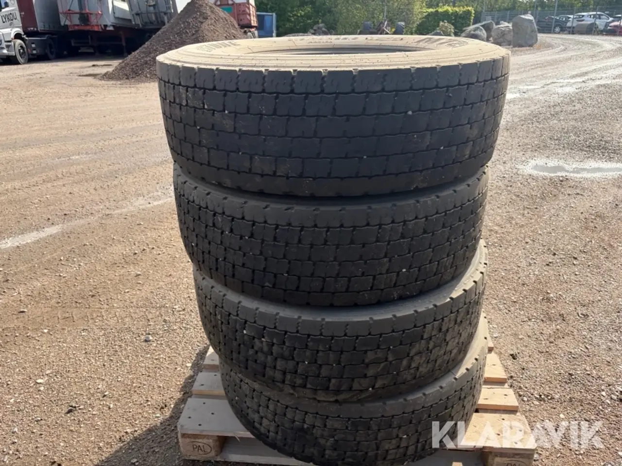 Billede 2 - Dæk Bridgestone M729 315/70R22,5 træk 4 styk