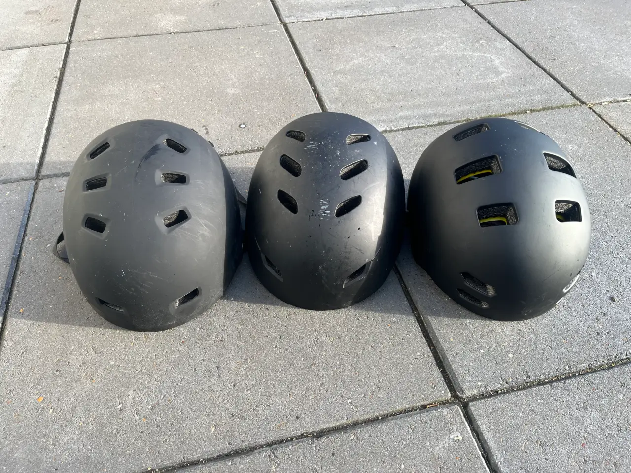 Billede 1 - 3 stk fine cykelhjelme