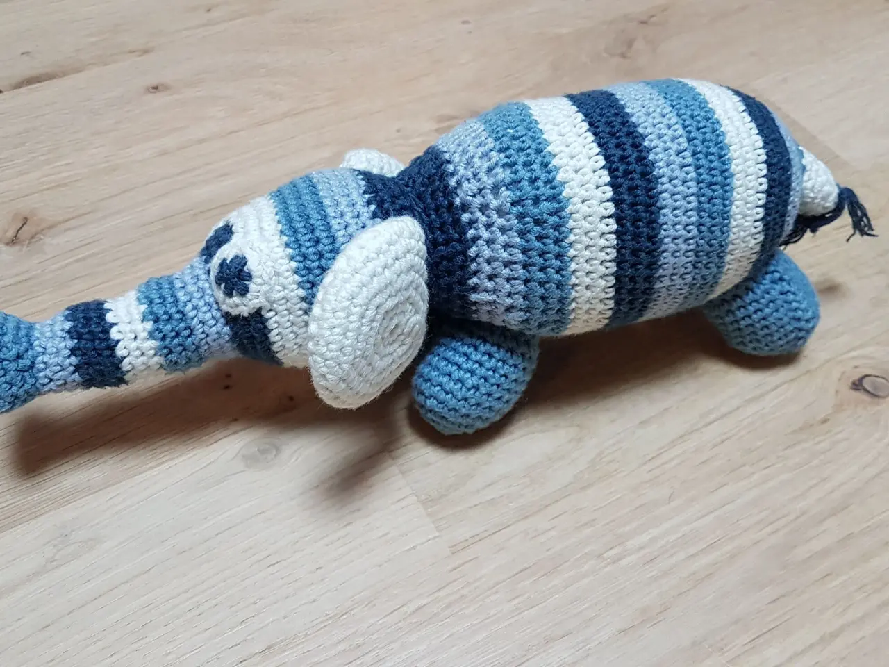 Billede 2 - Super flot hæklet elefant
