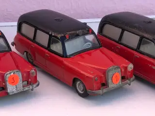 TEKNO...MERCEDES BENZ 220S AMBULANCER