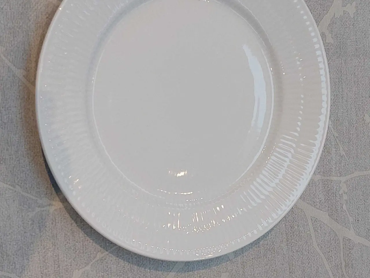 Billede 2 - 2 stk. Royal Copenhagen frokost tallerkner