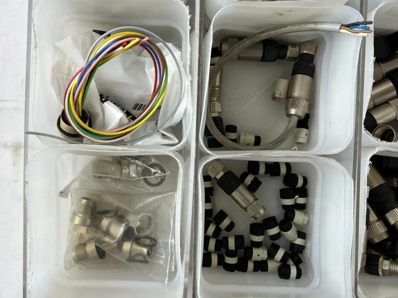 Billede 3 - stik parti M12 M8 Sensor Plugs Cables Pneumatic