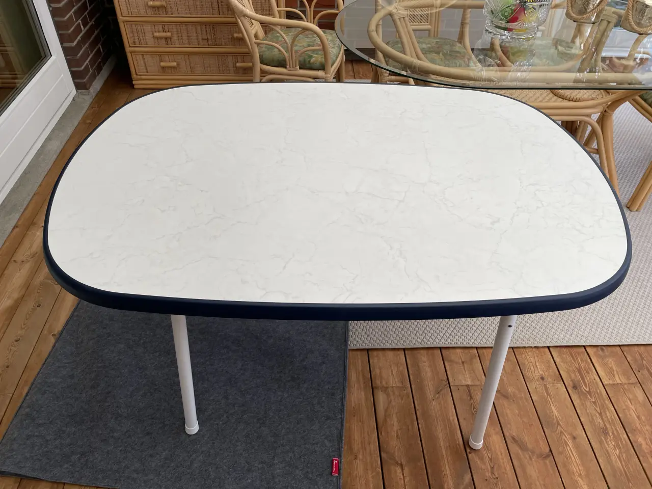 Billede 2 - Stort stabilt Campingbord 132 x 90 cm.