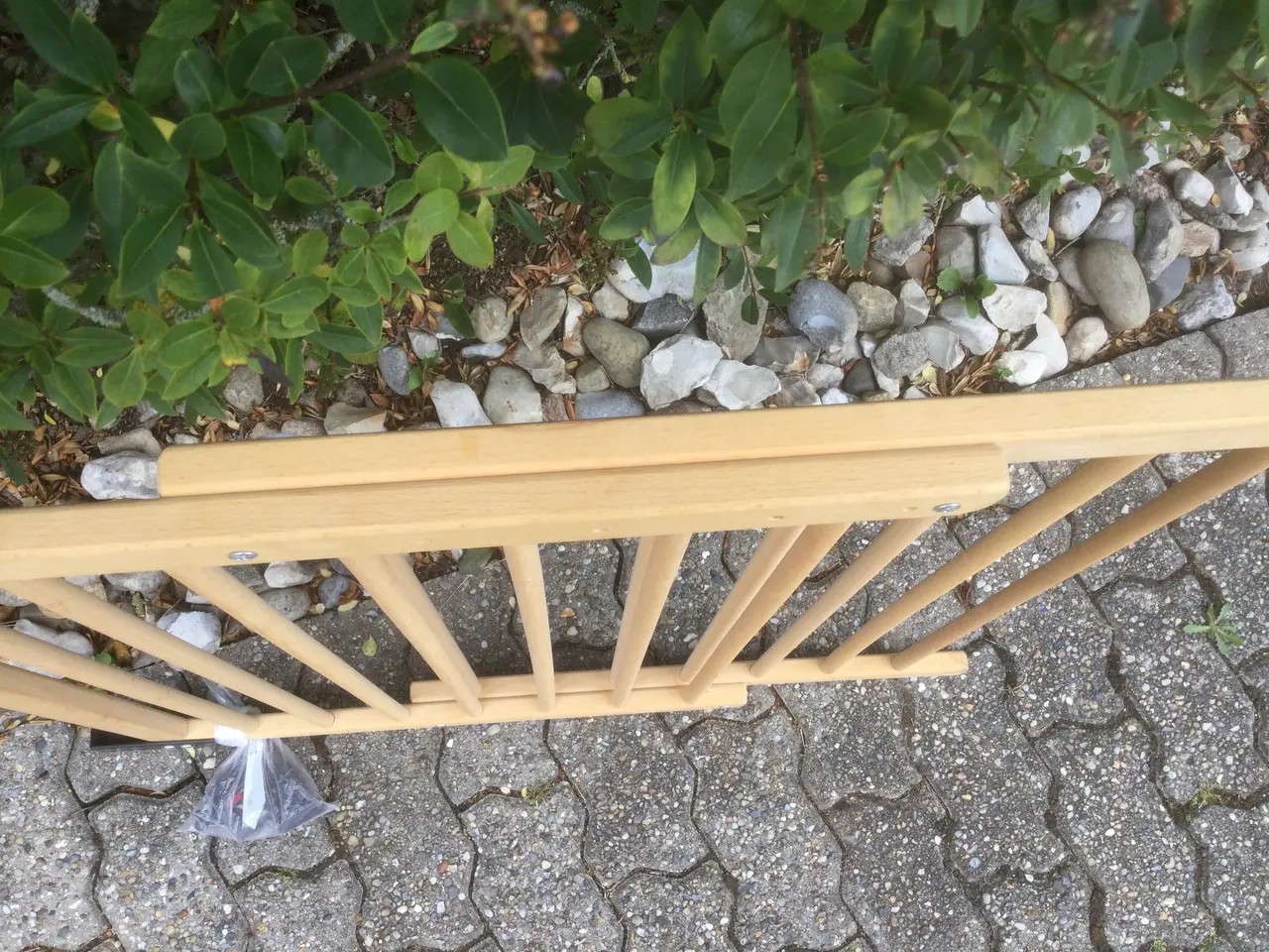 Billede 3 - Børnegitter i træ. I god stand