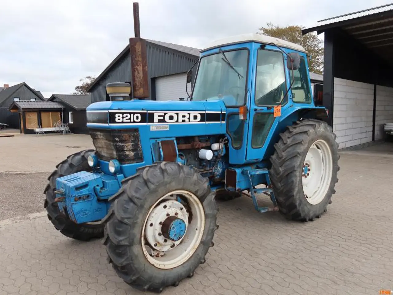 Billede 1 - TRAKTOR, Ford 82