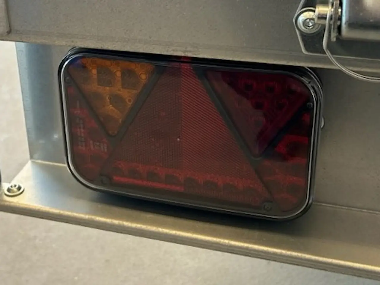 Billede 4 - LED baglygte venstre 5-pol m/modstand, nr.plade- og tågelys.