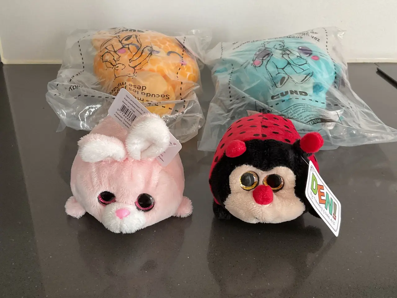 Billede 1 - 4 nye bamser i original emballage,dansk webshops
