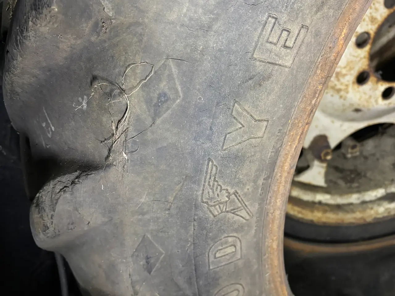 Billede 3 - Traktordæk, 13.6 36, Goodyear