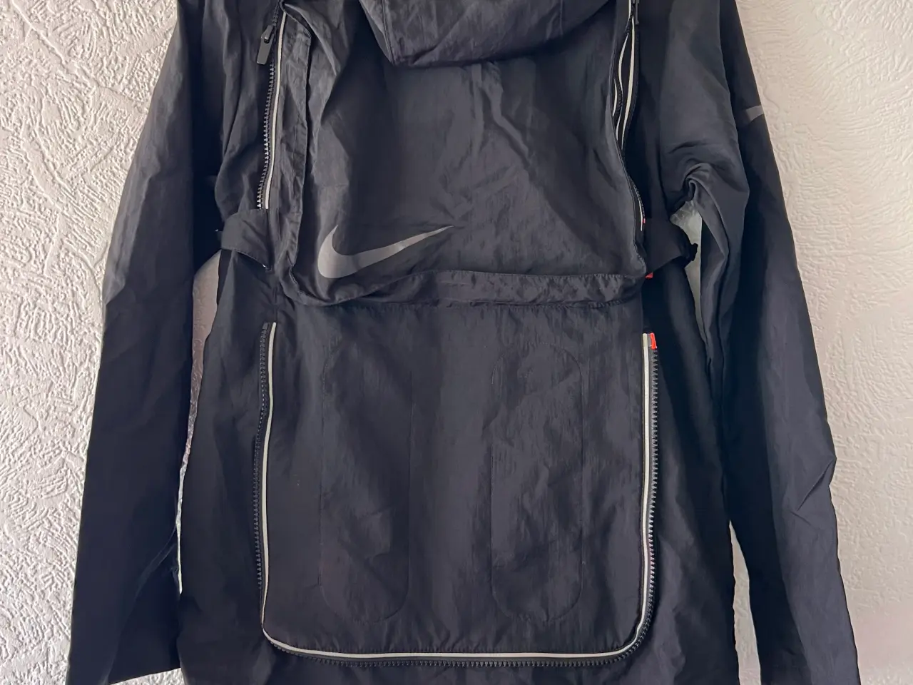 Billede 11 - NY Sort Nike Tech Pack Jakke. (Str. L/147-158 Cm.)