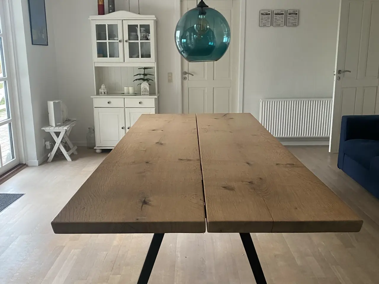 Billede 1 - Spisebord i massiv eg