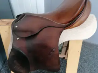 Passiere 17" kombineret sadel