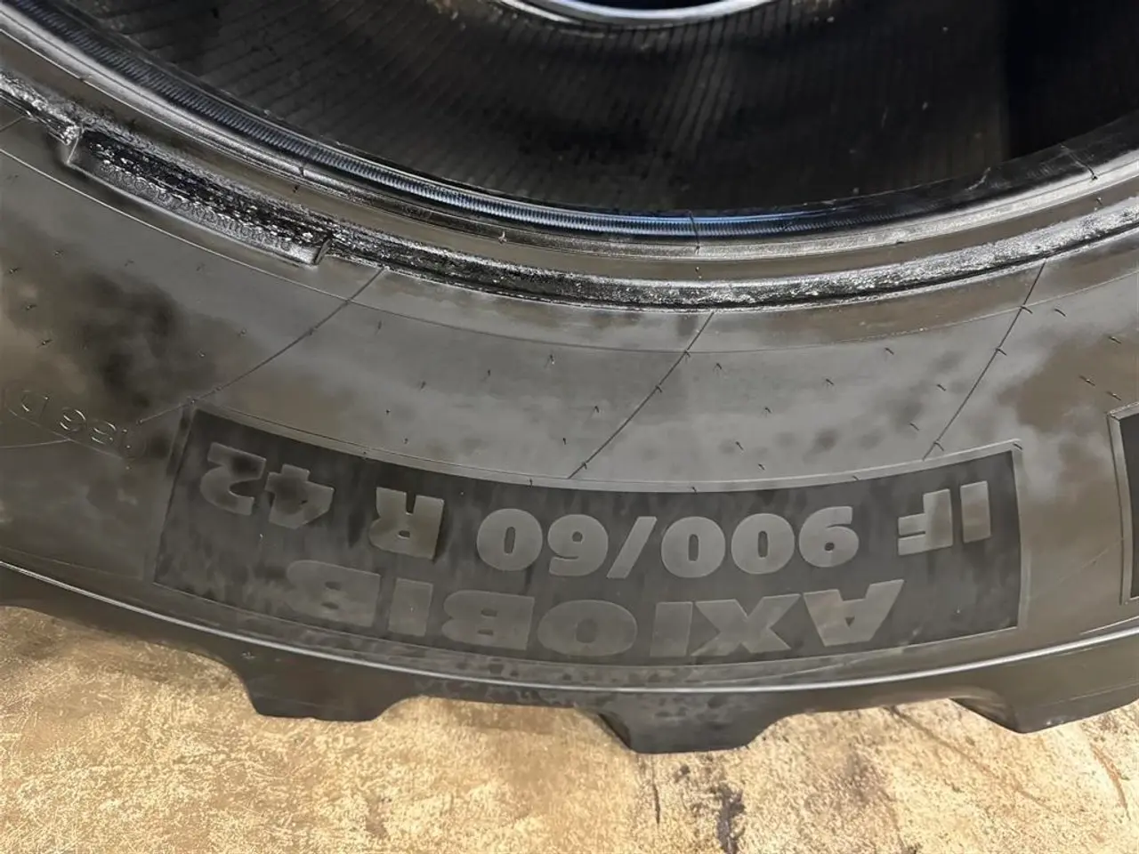 Billede 4 - Michelin 900/60R42