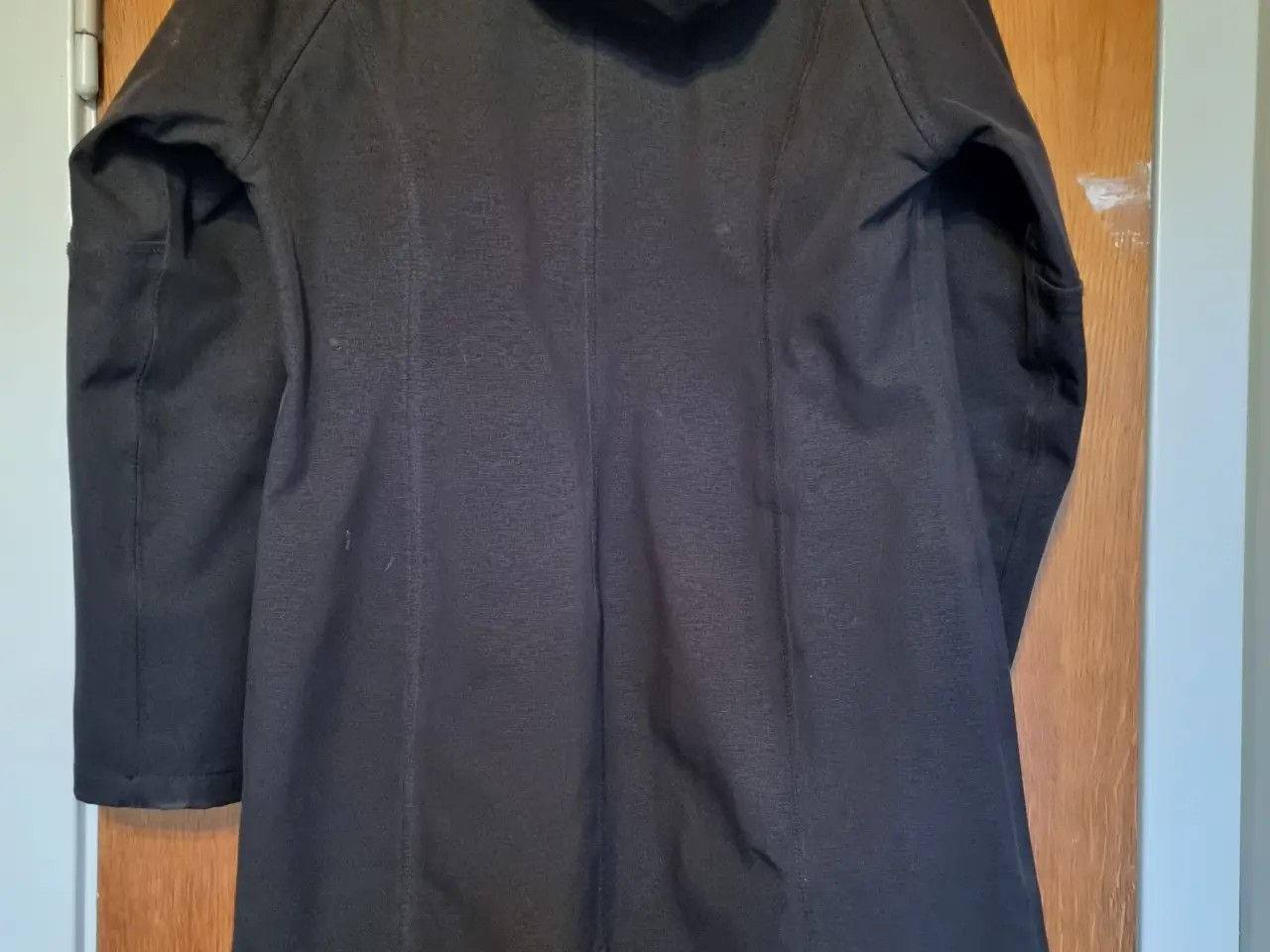 Billede 1 - Sort Ilse Jacobsen regn og vindfrakke i softshell.