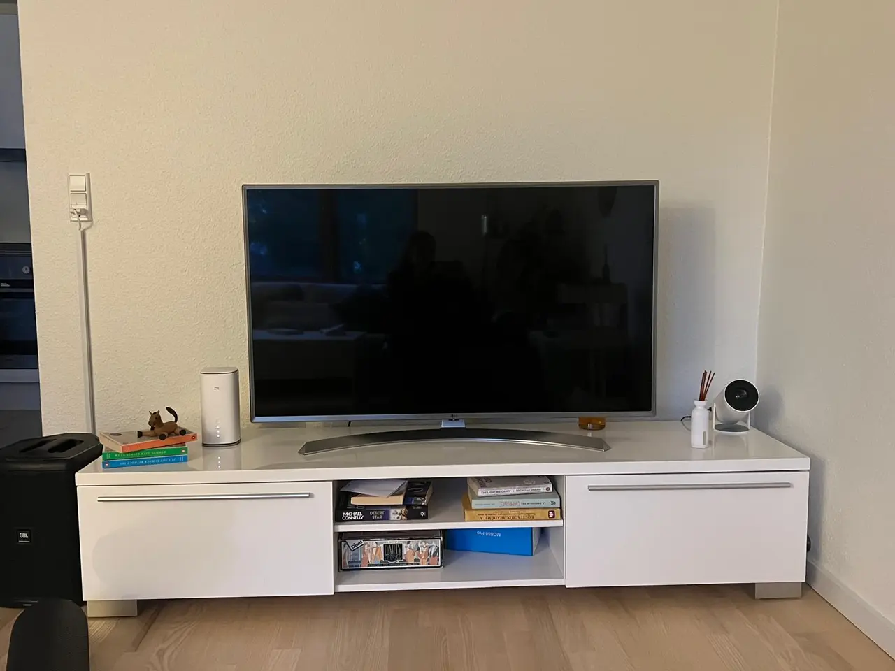 Billede 1 - LG 49” Smart TV 4K UHD – God stand
