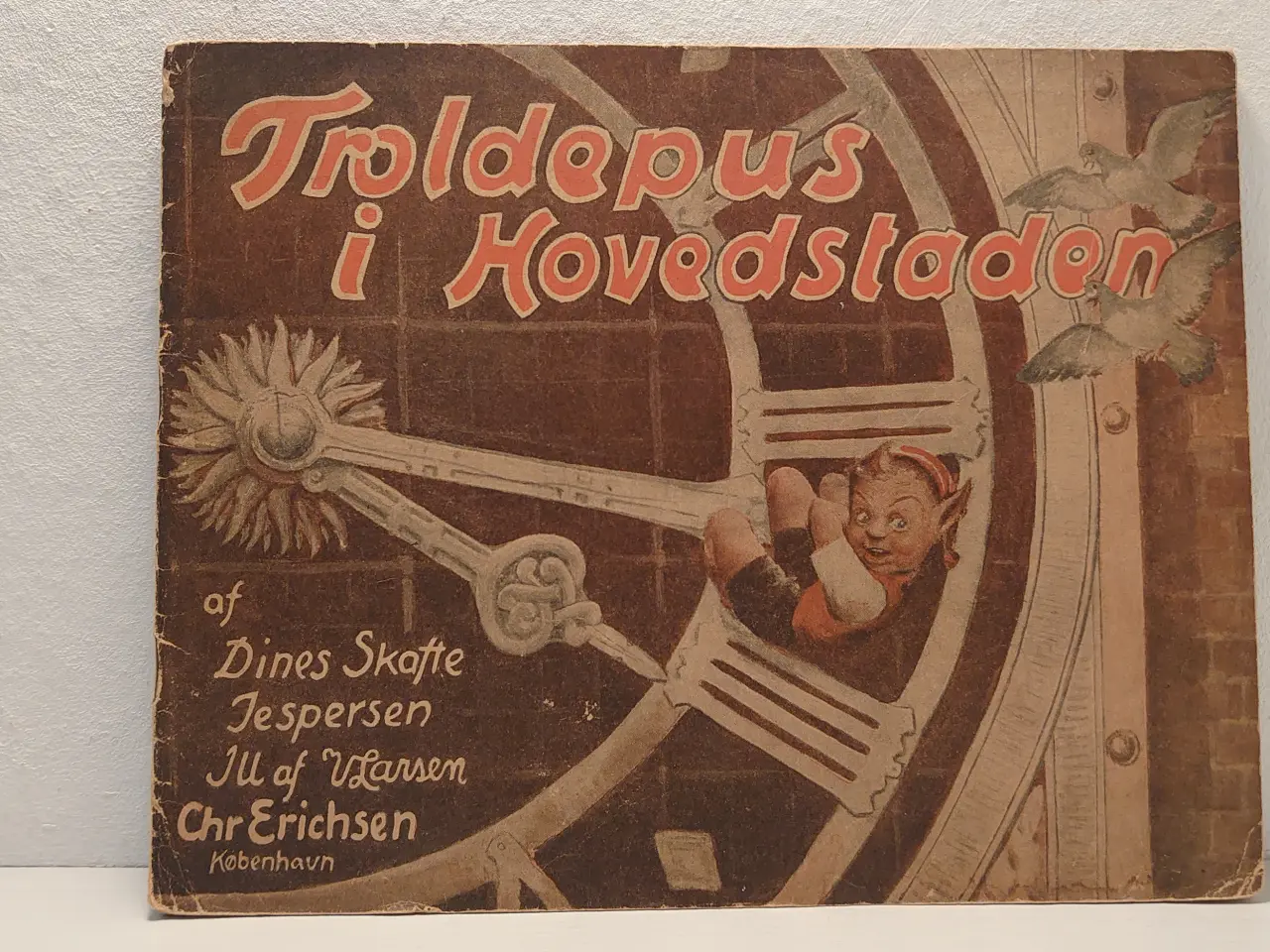 Billede 1 - D. Skafte Jespersen:Troldepus i Hovedstaden. 1945.