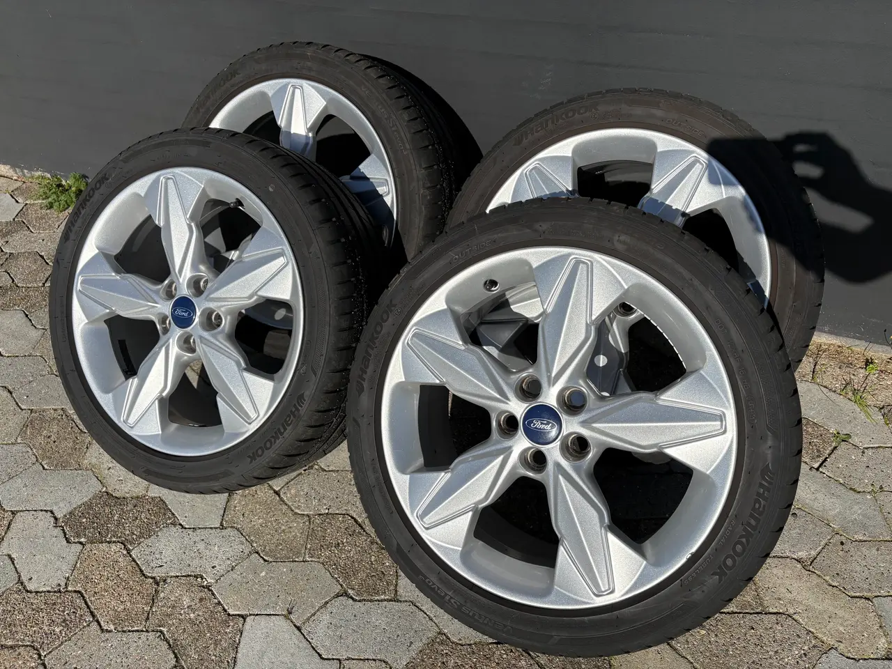 Billede 2 - 18" Org. Ford Alufælge m/gode Hankook Sommerdæk