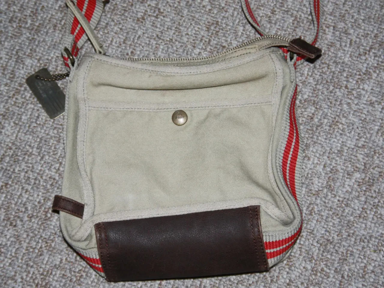 Billede 3 - Esprit kanvas skuldertaske 22 cm x 22 cm