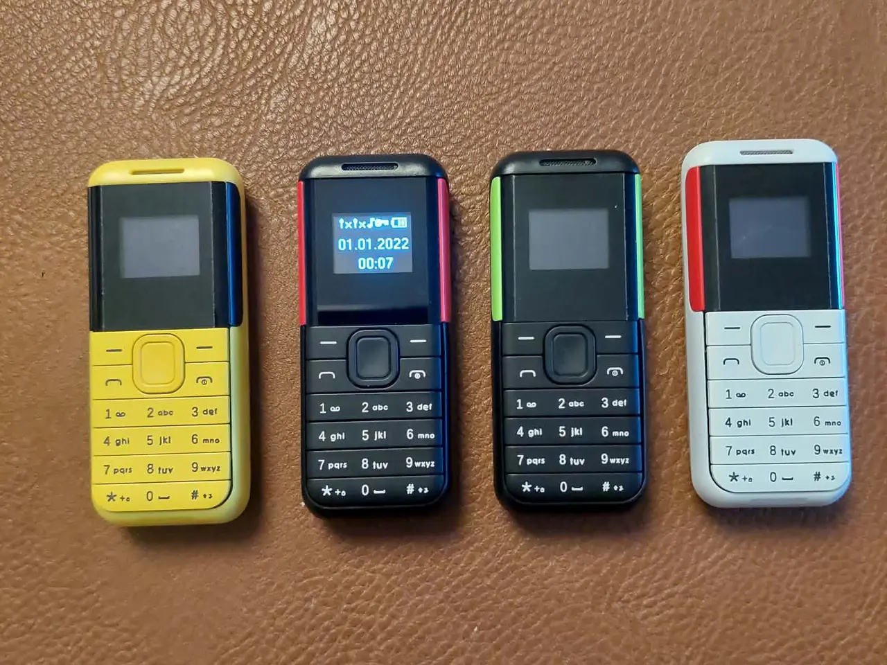 Billede 2 - Mini telefoner 12 stk.