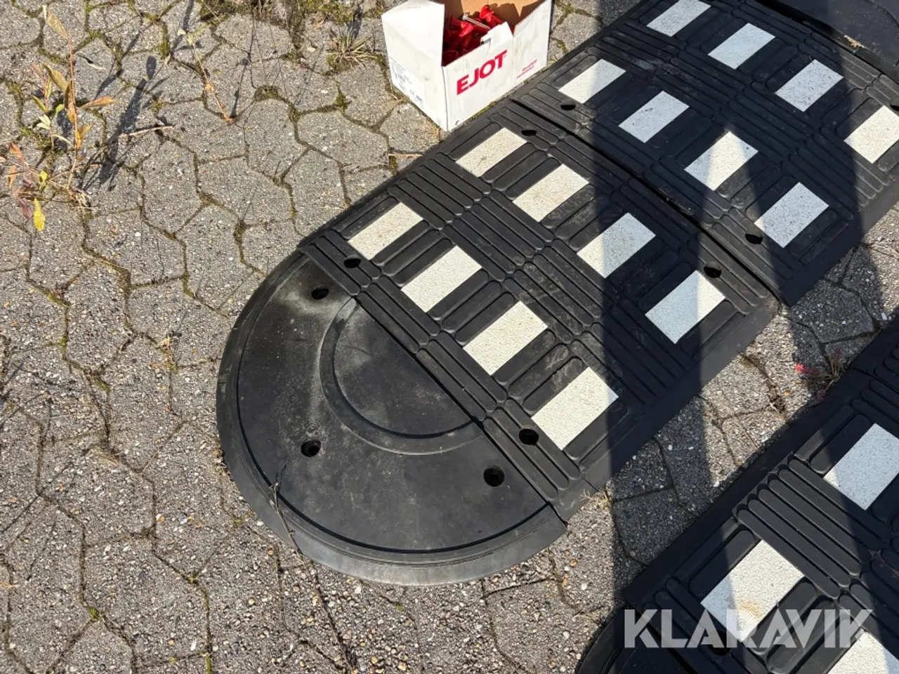 Billede 10 - Mobilt vejbump Ejot 2 Styk med monteringsskruer