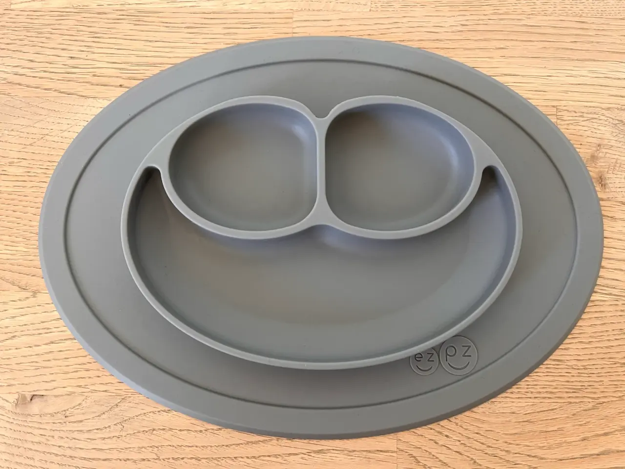 Billede 1 - SOM NY EzPz Happy Mat silikone tallerken, mørkegrå