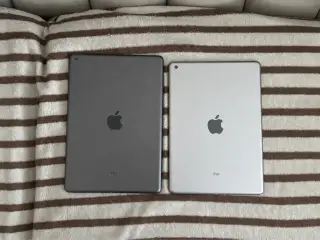 2 APPLE IPADS