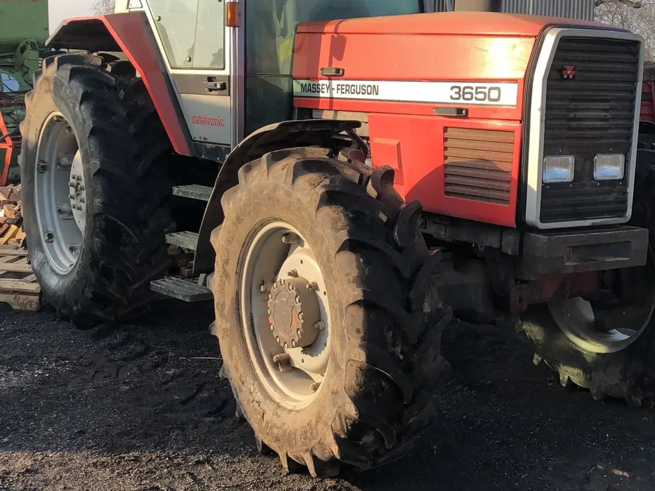 Billede 12 - Traktor KØBES