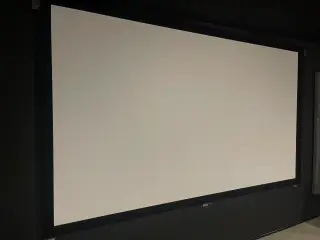 110" uhd lærred.