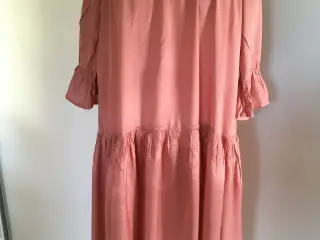 Kjole Desert Rose fra Kaffe