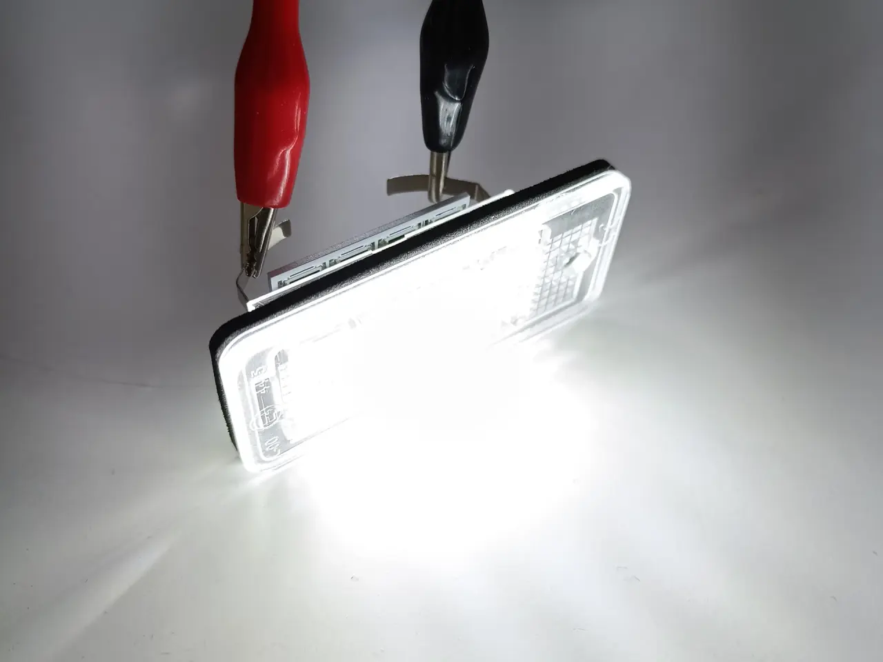 Billede 1 - NY! AUDI – 36 LED Nummerpladelys 6000K (Hvid KOLD)