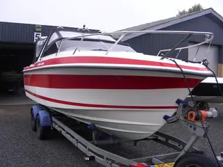 Coronet 24 DC med Volvo Penta D4 m 225 hk topfart over 40 knob