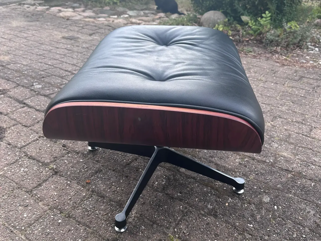 Billede 6 - Ottoman Eames inspireret i læder
