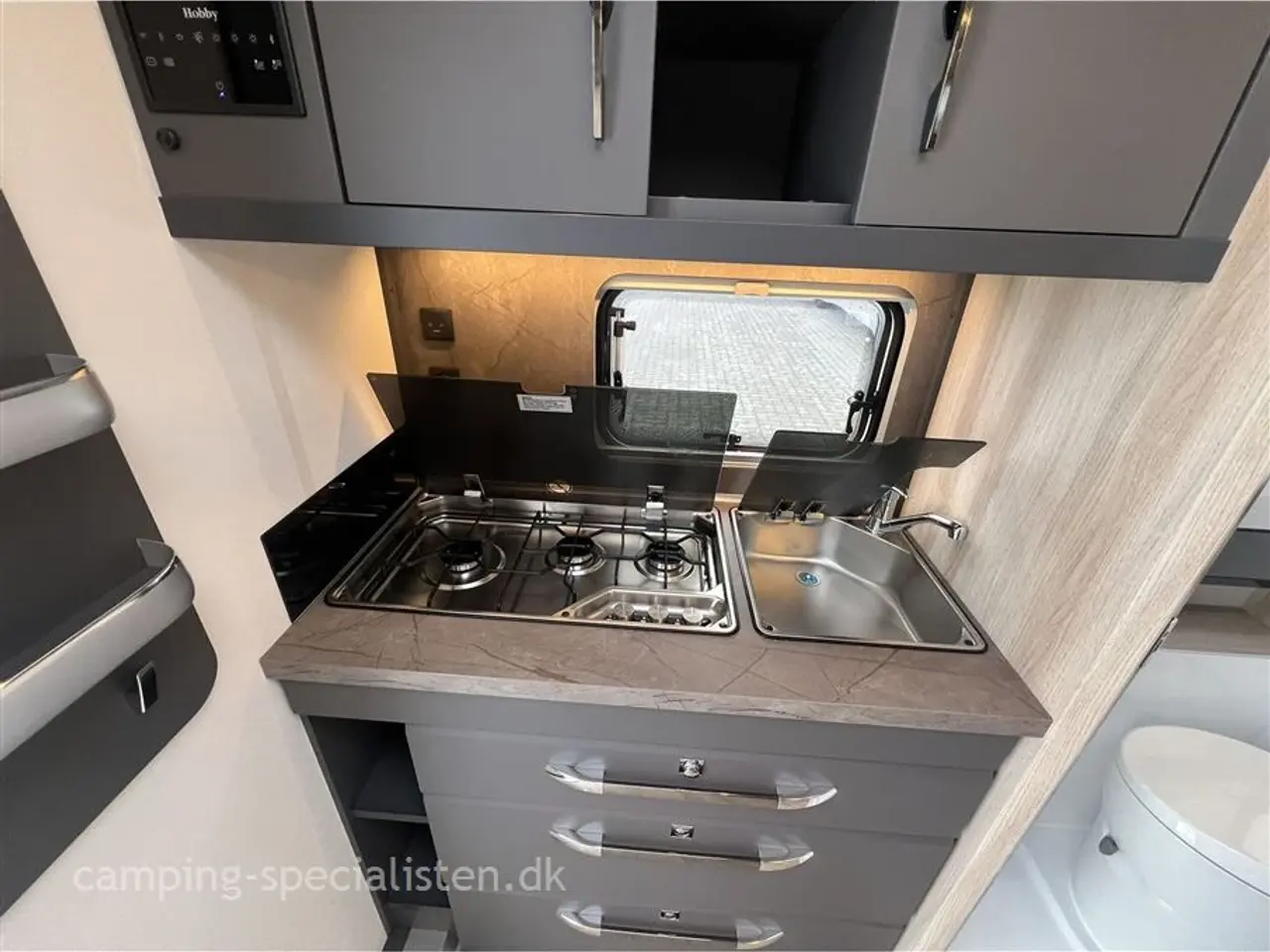 Billede 7 - 2026 - Hobby De Luxe 460 SFf 2026 Hobby De Luxe 460 SFf DK LINE - se den NU hos Camping-Specialisten.dk