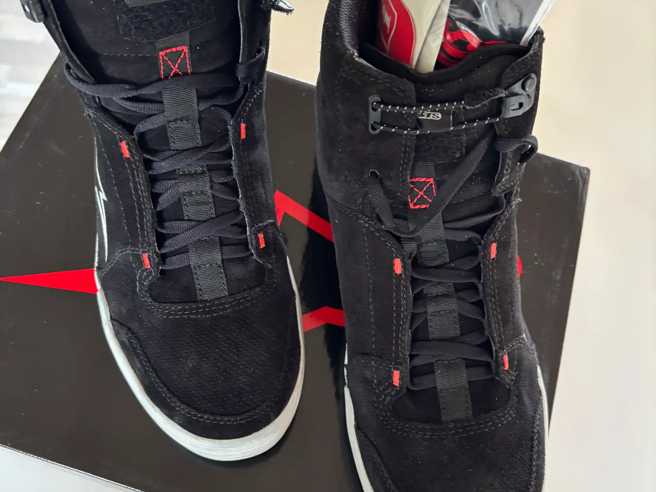Billede 1 - Alpinestars Chrome Sort/Grå/Rød MC Sko str 10 43