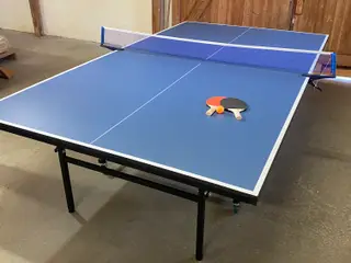 Bordtennisbord (Kan leveres)
