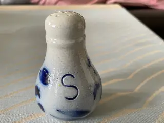 Saltbøsse i saltglass .