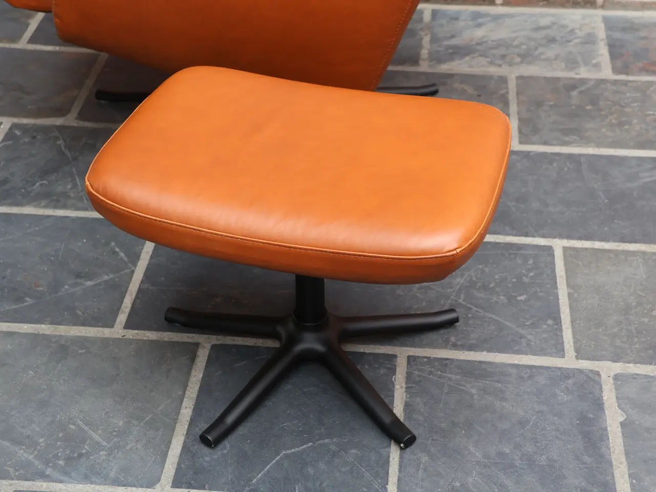 Billede 7 - BoConcept cognac farvet læder lænestol m/skammel