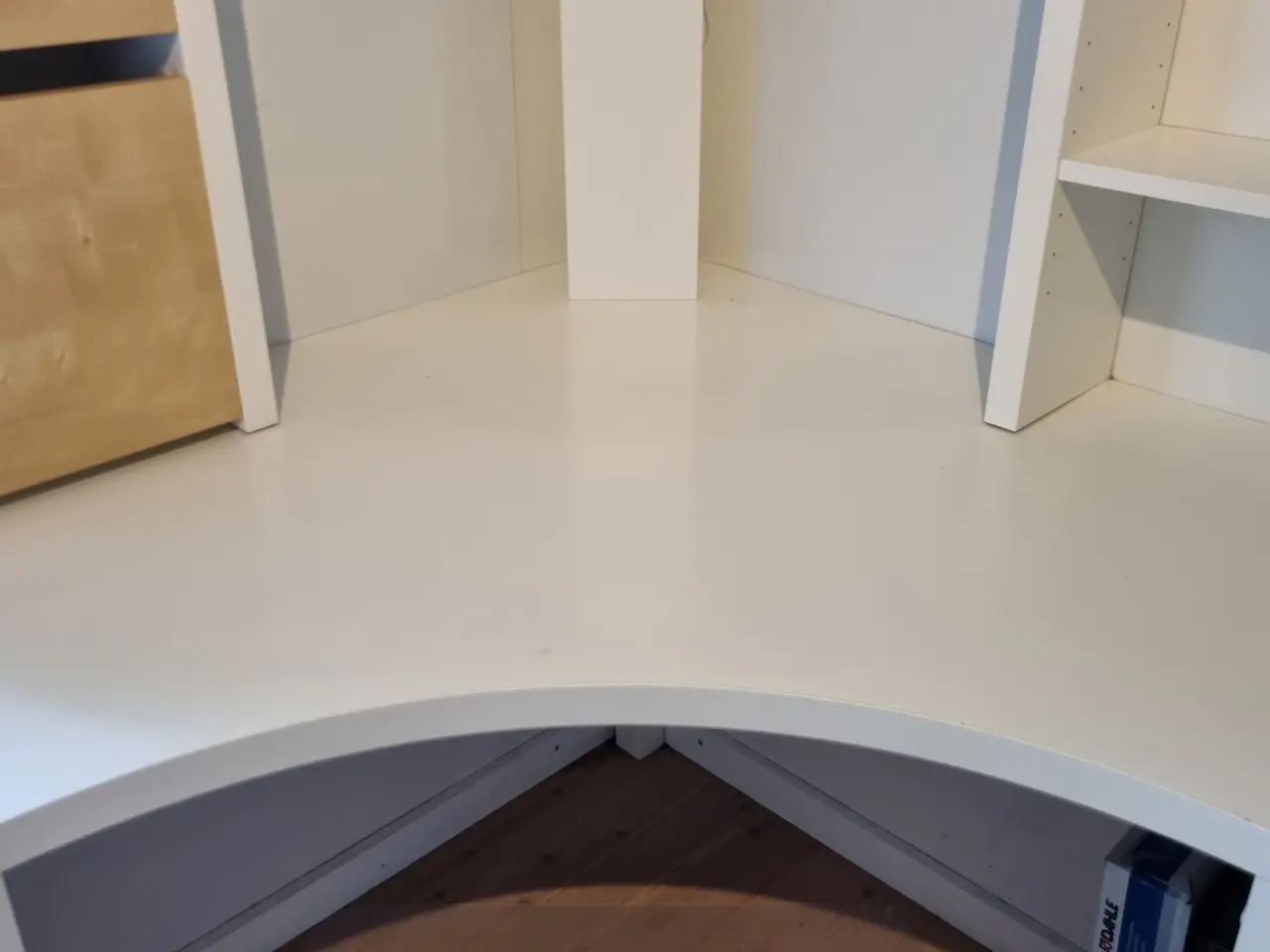 Billede 6 - Hjørnebord + skuffer